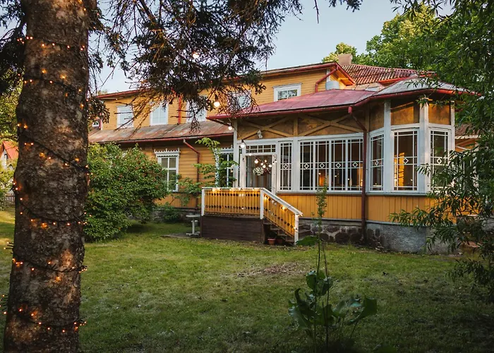 Villa14 - Noisy Party Hostel Parnawa