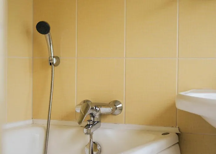 Hostel Villa14 - Noisy Party Parnawa