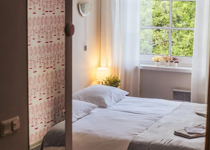 Villa14 - Noisy Party Hostel Parnawa